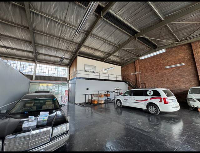 570M² WAREHOUSE TO LET IN WYNBERG